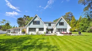 buy a house in the US as a foreigner and live